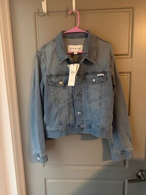 NWT Calvin Klein Light Bay Blue Denim Jacket - Classic Trucker Style